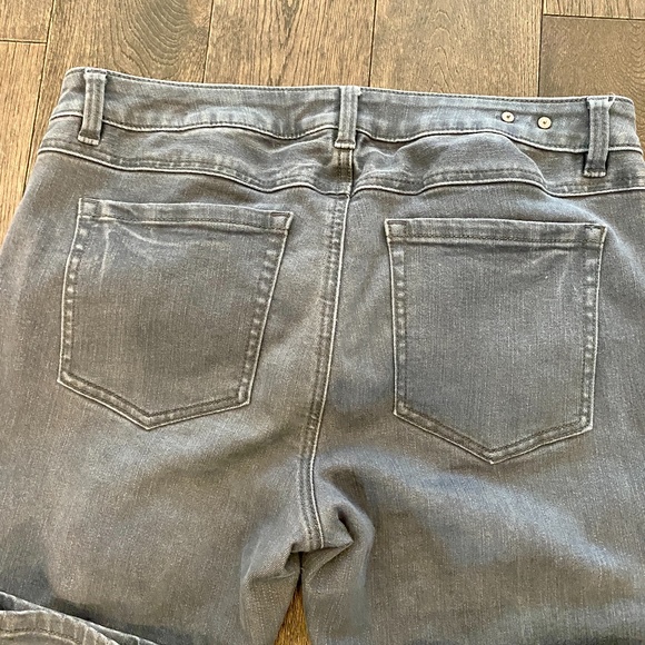 cabi Slim Boyfriend Jean, Style #3191, Gray, 6, EUC - Picture 10 of 11